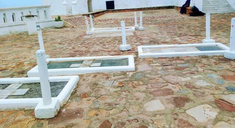 free-tour-of-cape-coast-and-elmina-castles-en-12