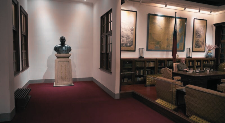 Landmarks, Culture & Street Life Free Tour of Taipei Taiwan &mdash; #4