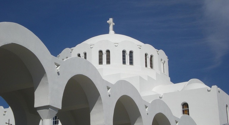 Free Tour of Santorini Provided by Paseando por Grecia