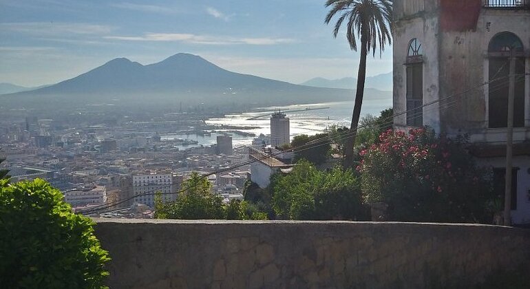 Von Castel Sant'Elmo nach Spaccanapoli: ein neapolitanischer Überblick Kostenlose Tour Italien &mdash; #2