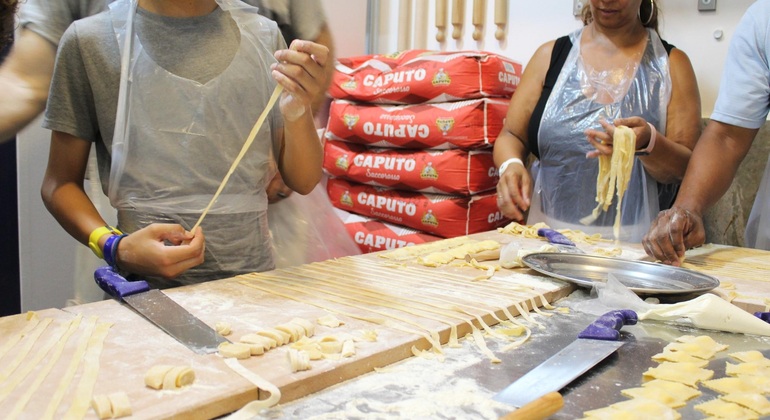 Napoli: Corso di preparazione della pasta con antipasto e bevanda Italia &mdash; #19