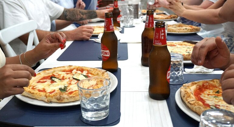 Napoli: Laboratorio di preparazione della pizza con bevanda e aperitivo Italia &mdash; #11