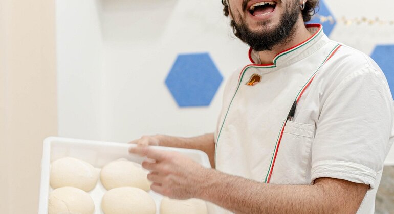 Napoli: Laboratorio di preparazione della pizza con bevanda e aperitivo Italia &mdash; #20