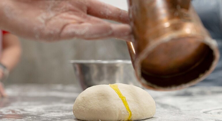 Napoli: Laboratorio di preparazione della pizza con bevanda e aperitivo Italia &mdash; #21