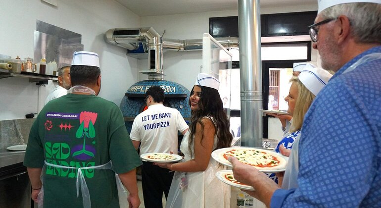 Napoli: Laboratorio di preparazione della pizza con bevanda e aperitivo Italia &mdash; #22