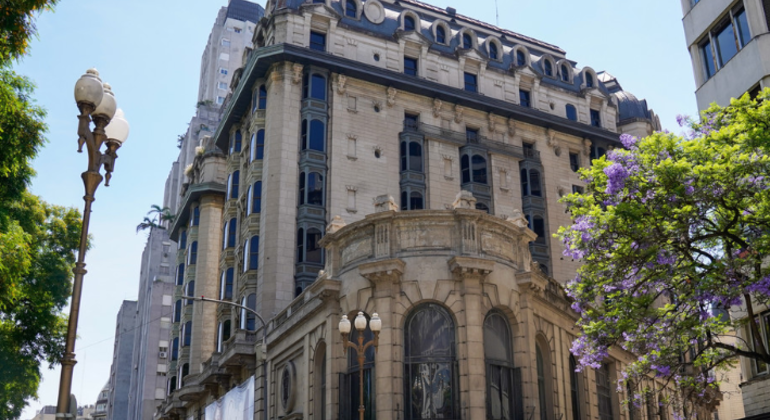 free-tour-retirement-the-creole-aristocracy-en-1
