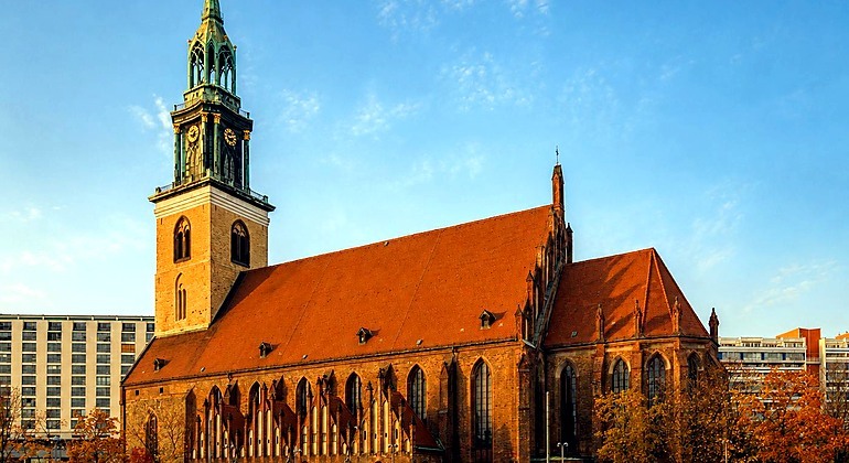 berlin-behind-the-landmarks-a-walk-through-power-faith-change-es-9
