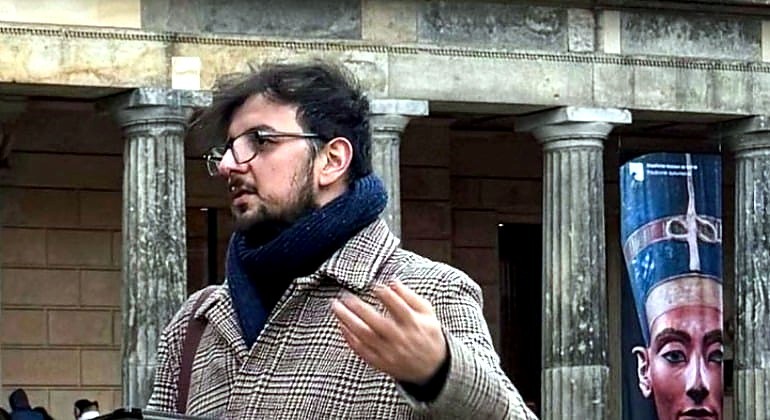 berlin-behind-the-landmarks-a-walk-through-power-faith-change-es-11