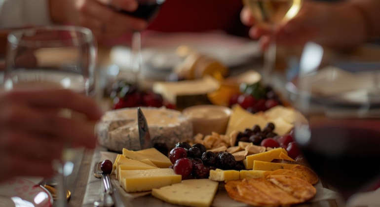 taste-of-paris-wines-and-cheeses-experience-en-1