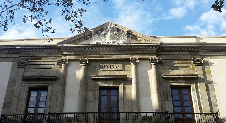 walking-tour-of-history-symbology-architecture-and-cultures-es-28