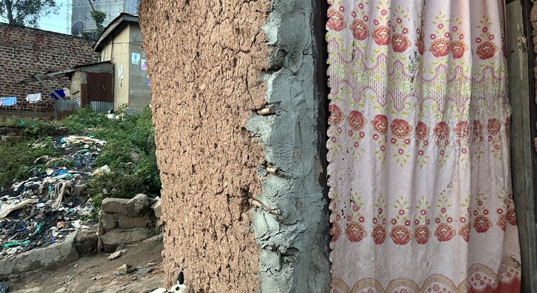 Visita gratuita a las comunidades del gueto de Kampala Uganda &mdash; #2