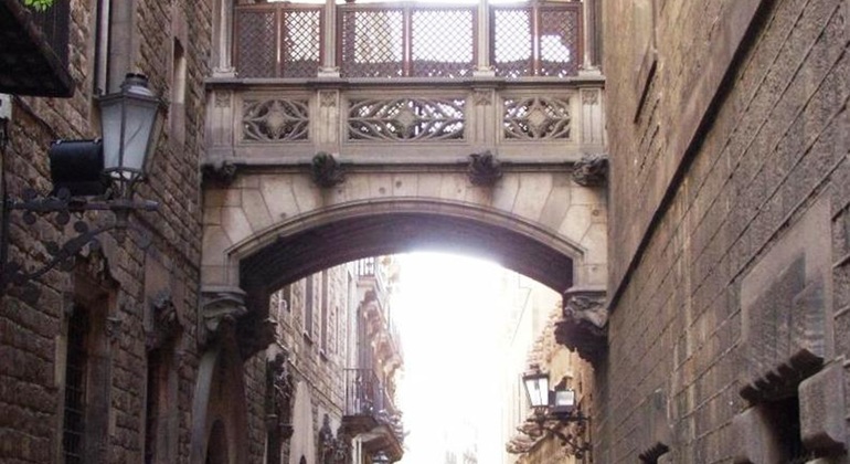 free-tour-of-barcelona-gothic-quarter-es-1