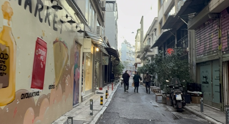 Recorrido por las murallas de Atenas: Un viaje por el arte callejero Grecia &mdash; #3