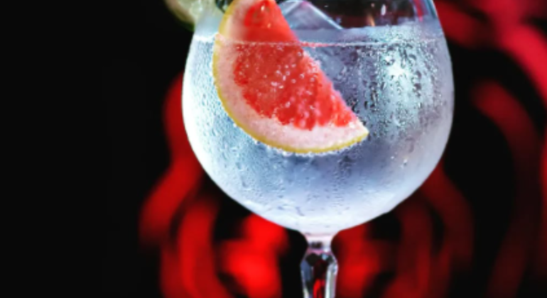 kuala-lumpur-skybars-upscale-bars-cocktail-tour-dinner-es-8