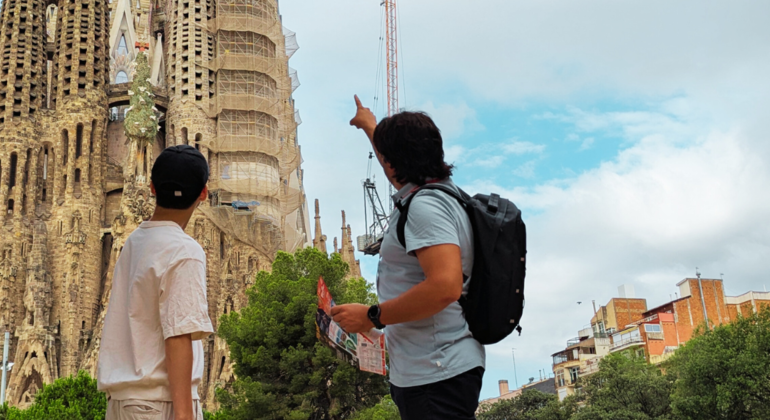 Barcellona: Tour della città di Gaudí con ingresso al Museo Off