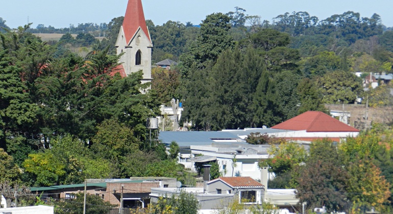 Private History, Nature and Winemaking Tour of Colonia