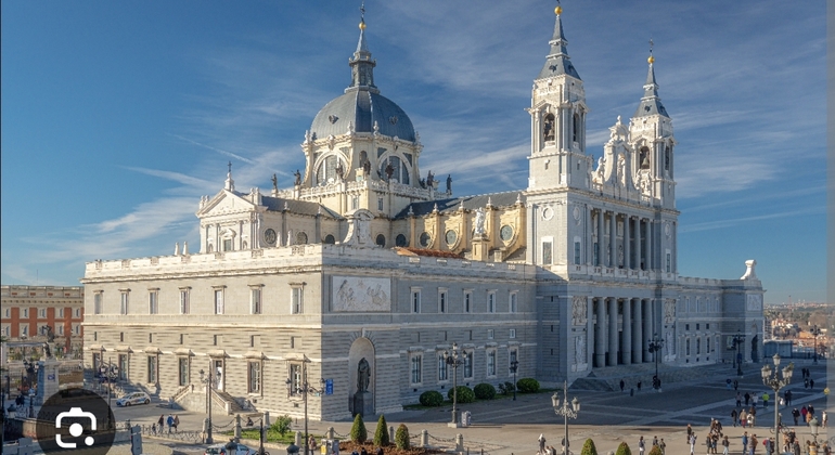 Kostenlose Tour durch das alte, heilige Madrid: Kathedralen, Basiliken und Kirchen