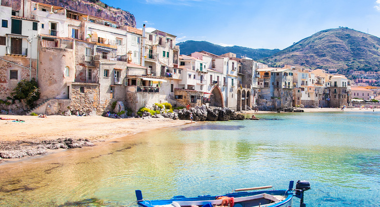 Rundfahrt durch Cefalù mit dem Zug: eine Reise zwischen Meer und Kulturschätzen Italien &mdash; #2