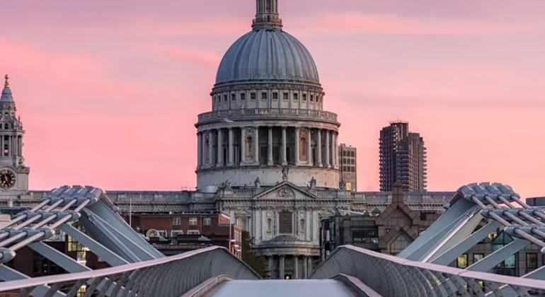 Tower of London & Historic Landmarks Free Walking Tour Provided by Scandic Tours