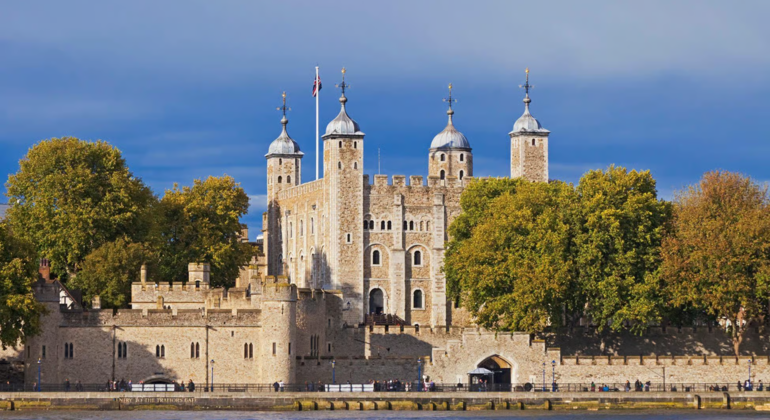Tower of London & Historic Landmarks Free Walking Tour England &mdash; #2