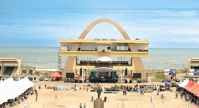 Makola Market & Art: Accra Center Walking Tour Ghana &mdash; #2