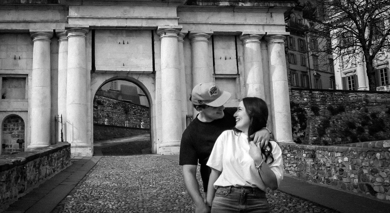 Mini Photoshoot: Bergamo Walls