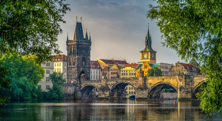 free-tour-prague-complete-castle-cathedral-and-charles-bridge-es-1