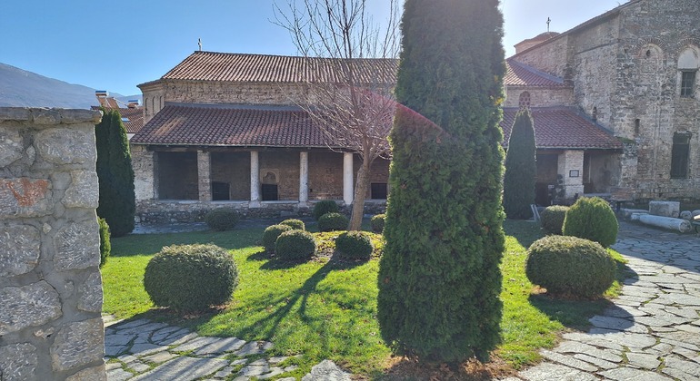 where-the-blue-waters-meet-the-ancient-streets-discover-ohrid-with-me-es-5