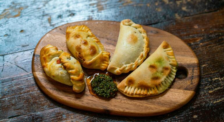 Autêntico Tango em Almagro: Tour Histórico com Música, Vinho e Comida Argentina &mdash; #5