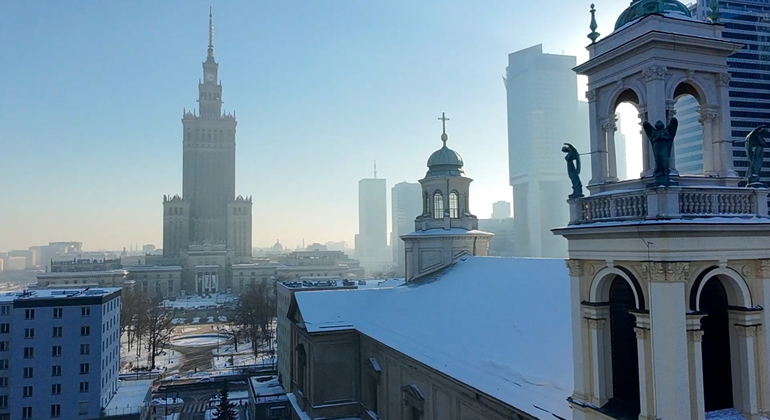 guided-warsaw-walking-tour-with-drone-photography-es-3