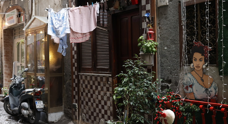 Spanish Neighborhoods: Free Local Tour with Traditional Home Coffee Italy &mdash; #7