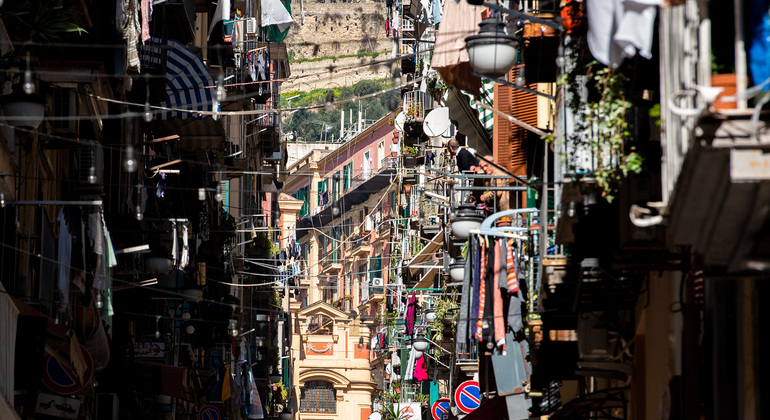 Spanish Neighborhoods: Free Local Tour with Traditional Home Coffee Italy &mdash; #17