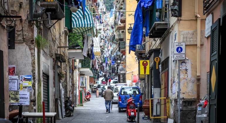 Spanish Neighborhoods: Free Local Tour with Traditional Home Coffee Italy &mdash; #18