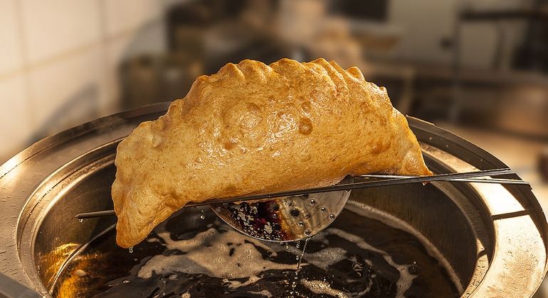 Visite des saveurs cachées de Naples : La nourriture locale dans les rues secrètes