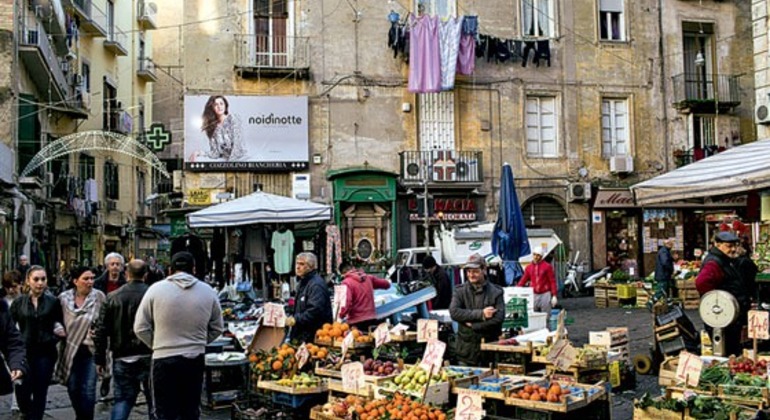 Tour dei sapori nascosti di Napoli: La via segreta del cibo locale Italia &mdash; #38