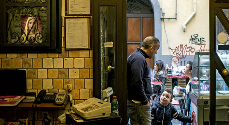 Tour dei sapori nascosti di Napoli: La via segreta del cibo locale Italia &mdash; #42