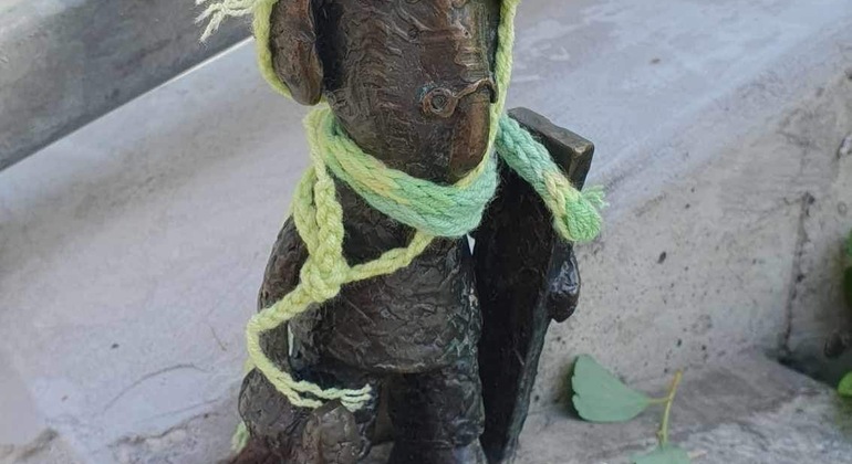 Piccole sculture e grandi storie: Tour delle mini statue di Kolodko