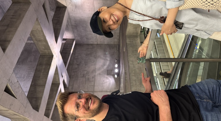 tiny-sculptures-big-stories-kolodko-mini-statue-tour-es-4