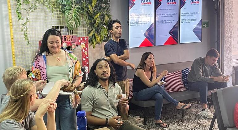 Tour Gratis: Introducción a Medellín y taller de supervivencia en español