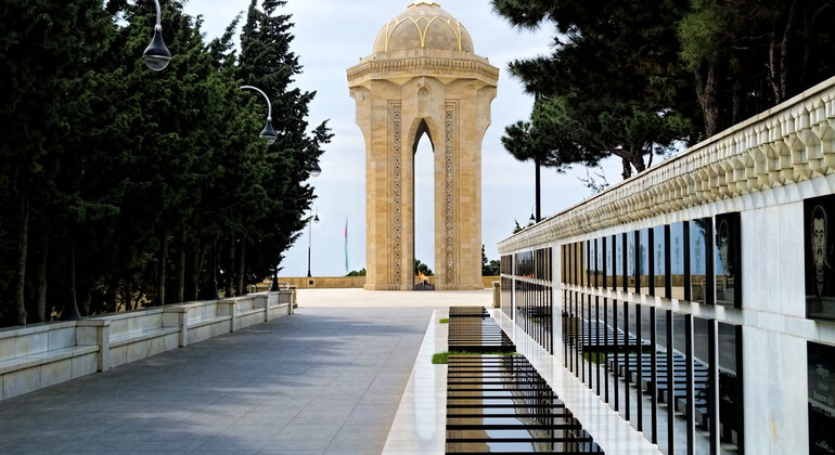 Baku Boulevard, Funicular & Highland Park Walking Free Tour Azerbaïdjan &mdash; #9