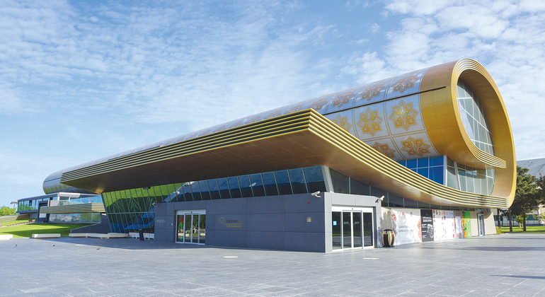 Baku Boulevard, Funicular & Highland Park Walking Free Tour Azerbaïdjan &mdash; #4