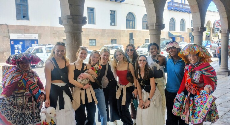 Passeio a pé gratuito com Good Vibes: História, cultura, arte e muito mais  Peru &mdash; #5