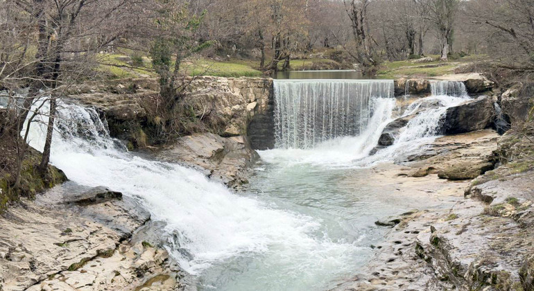 Kutaisi: Visita guidata alle cascate, al lago e al palazzo Geguti Georgia &mdash; #7