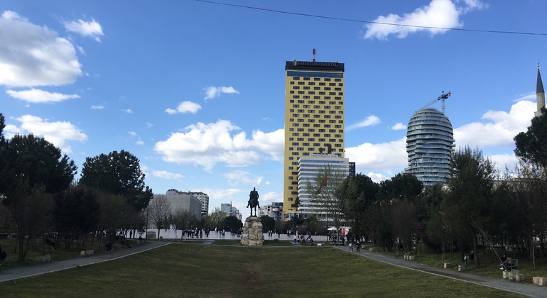 Tour a piedi gratuito della vera Tirana: La città oltre la superficie Fornito da Flutura