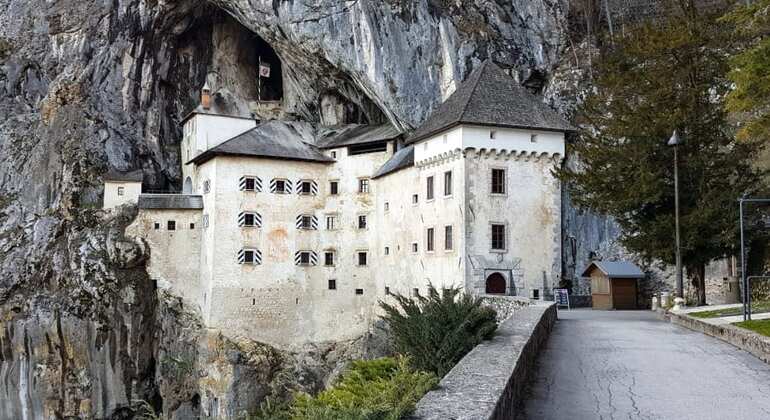 Visita à gruta de Postojna e ao castelo de Predjama, Slovenia