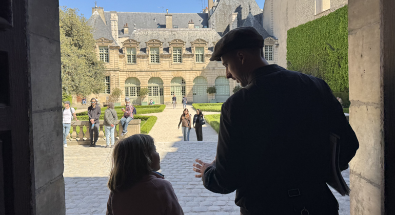 Paris Time Machine: Untold Stories & Hidden Places Provided by Quentin Walking Tour