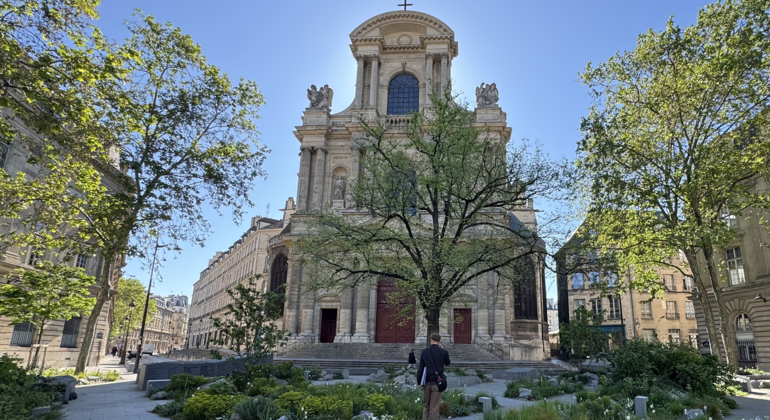 paris-time-machine-free-tour-a-locals-perspective-es-2