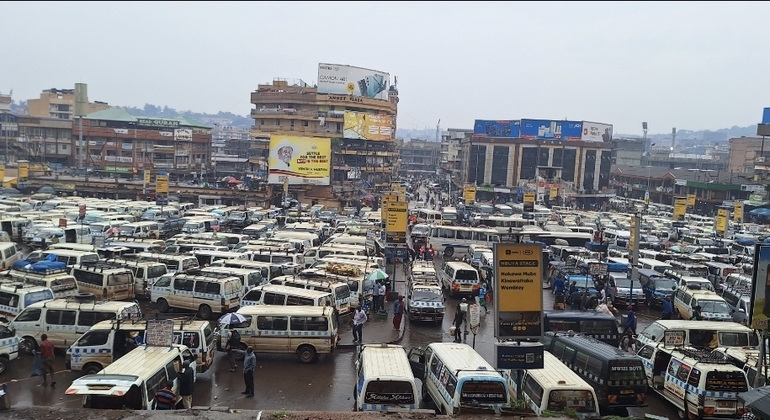 Kampala Walking Tour: History, Vibrant Markets & Daily Life Uganda &mdash; #3