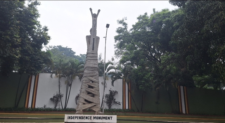 Kampala Walking Tour: History, Vibrant Markets & Daily Life Uganda &mdash; #6