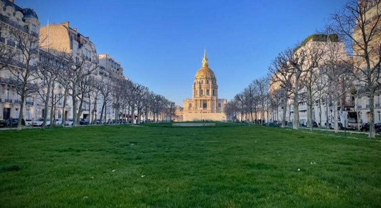 Auf Deutsch: Pariser Geschichten-Tour (Montparnasse & Eiffelturm) Frankreich &mdash; #10